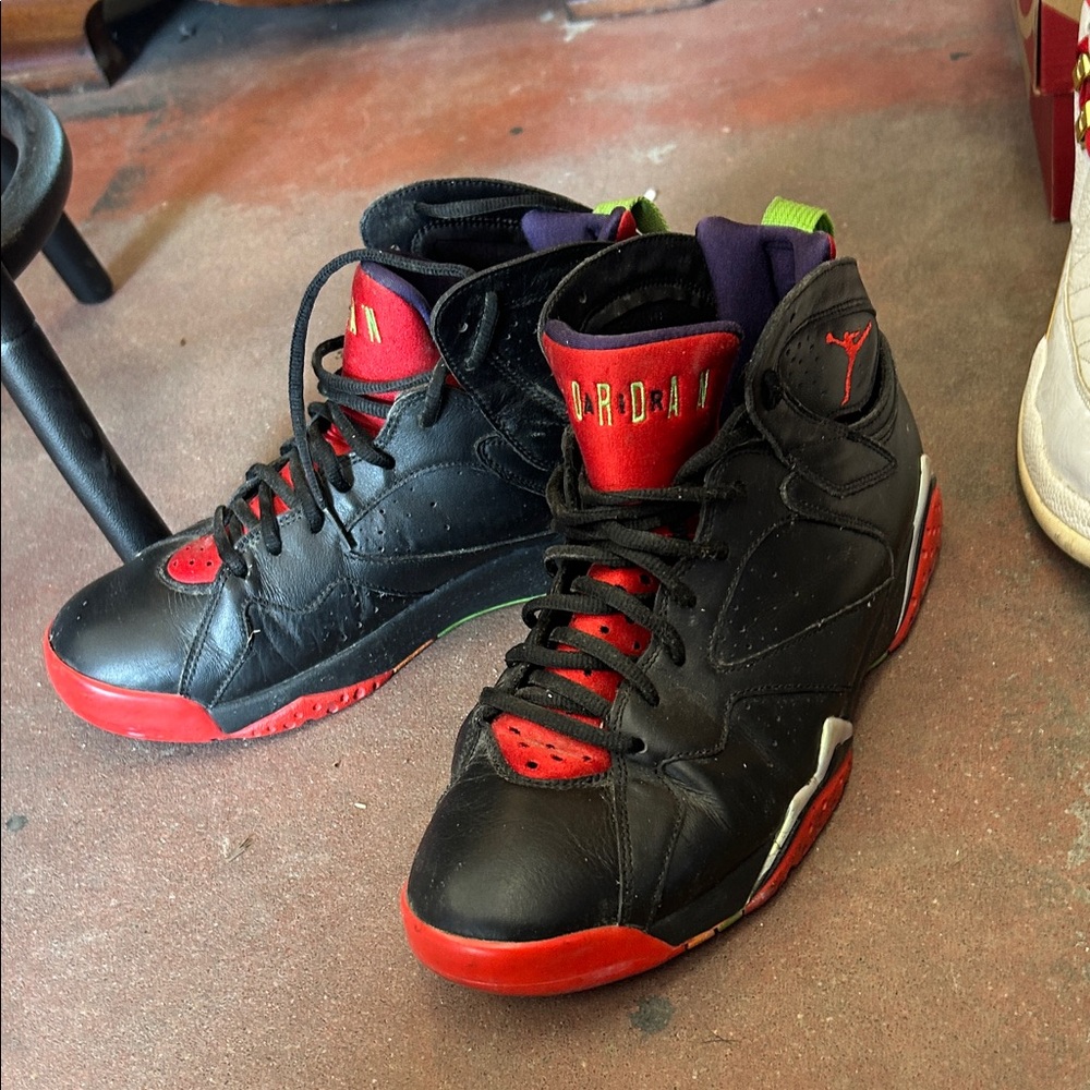 Jordan Athletic Shoes Black Red